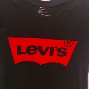 Levi's top